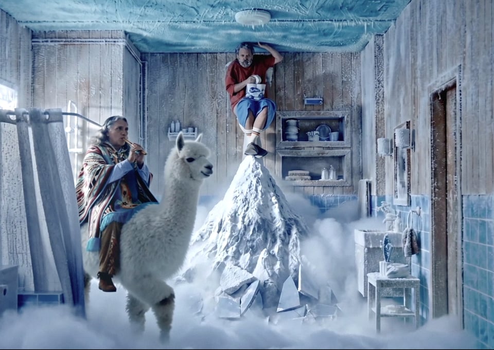An alpaca and explorers in an unexpected icy bathroom in the Endless goodmood film